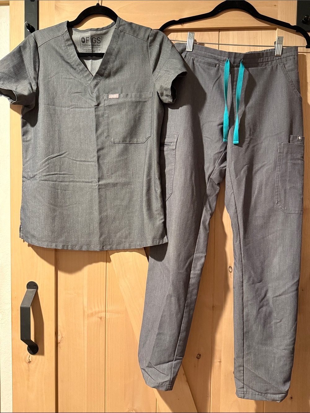 Figs Women’s Gray Scrub Top and Pants with Teal Drawstring